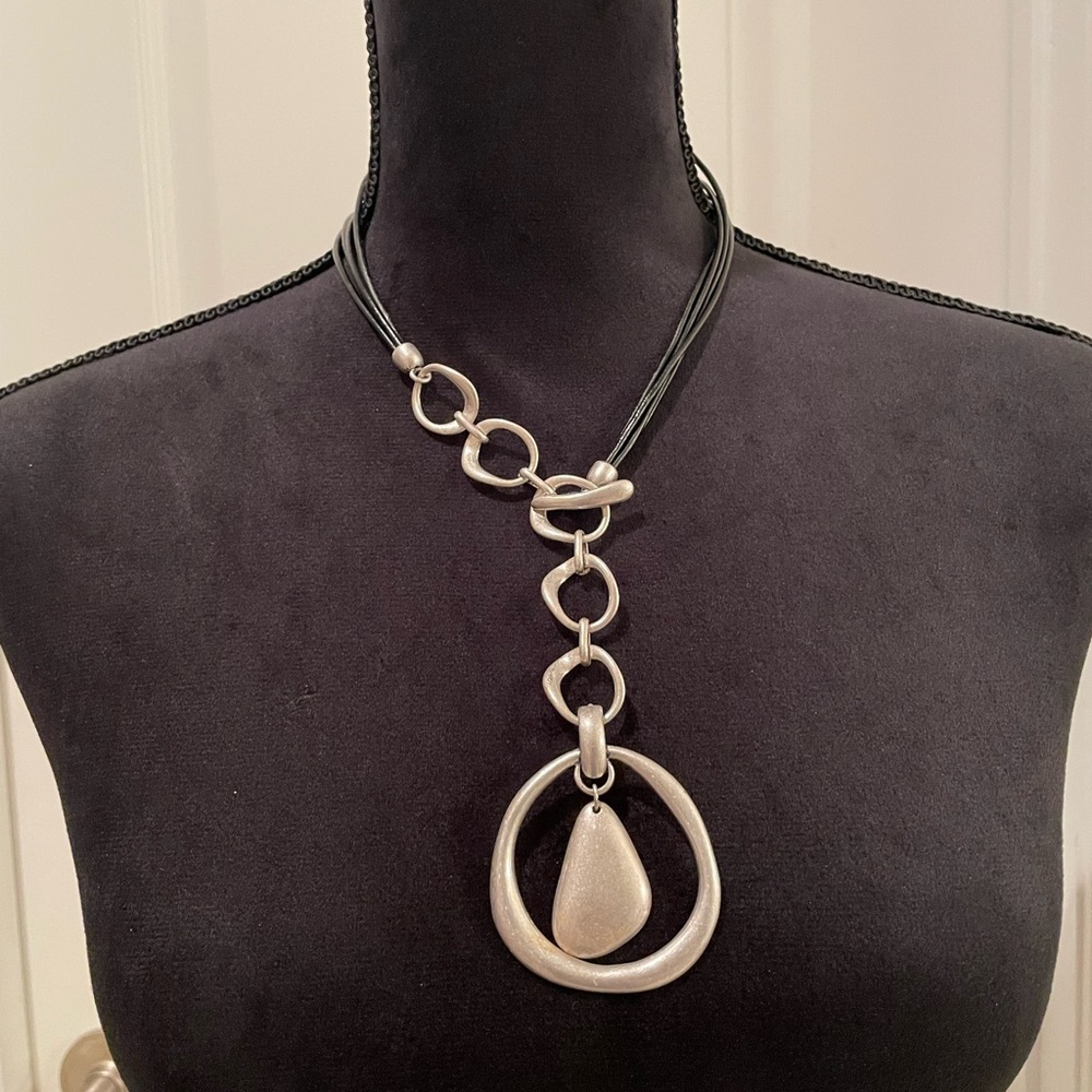 Elegant Silver Pendant Necklace
